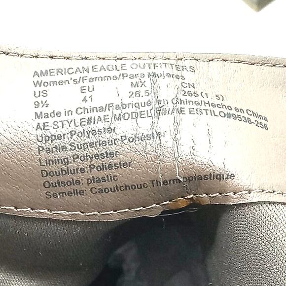 American Eagle Ankle Boots Sz.9.5 Taupe Buckles & Side Zip Faux Suede Big Heels - Picture 12 of 13